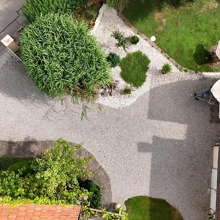 Toscana - Im Garten مورنويس